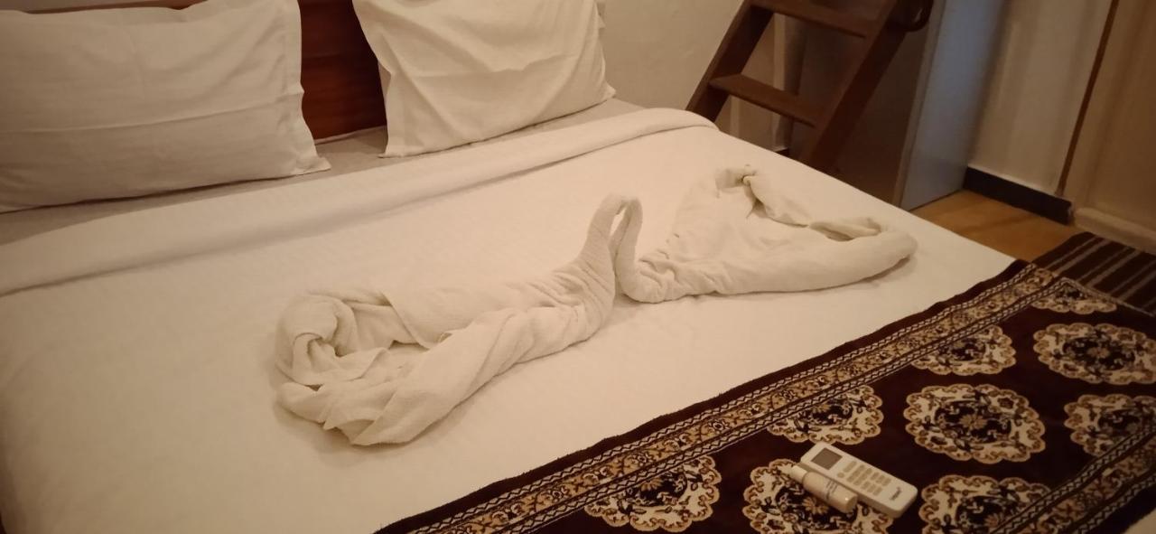 French Rivera Guest House ポンディシェリ エクステリア 写真